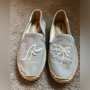 SOLUDOS Linen Beach Theme Espadrilles SZ 7 - LIKE NEW
